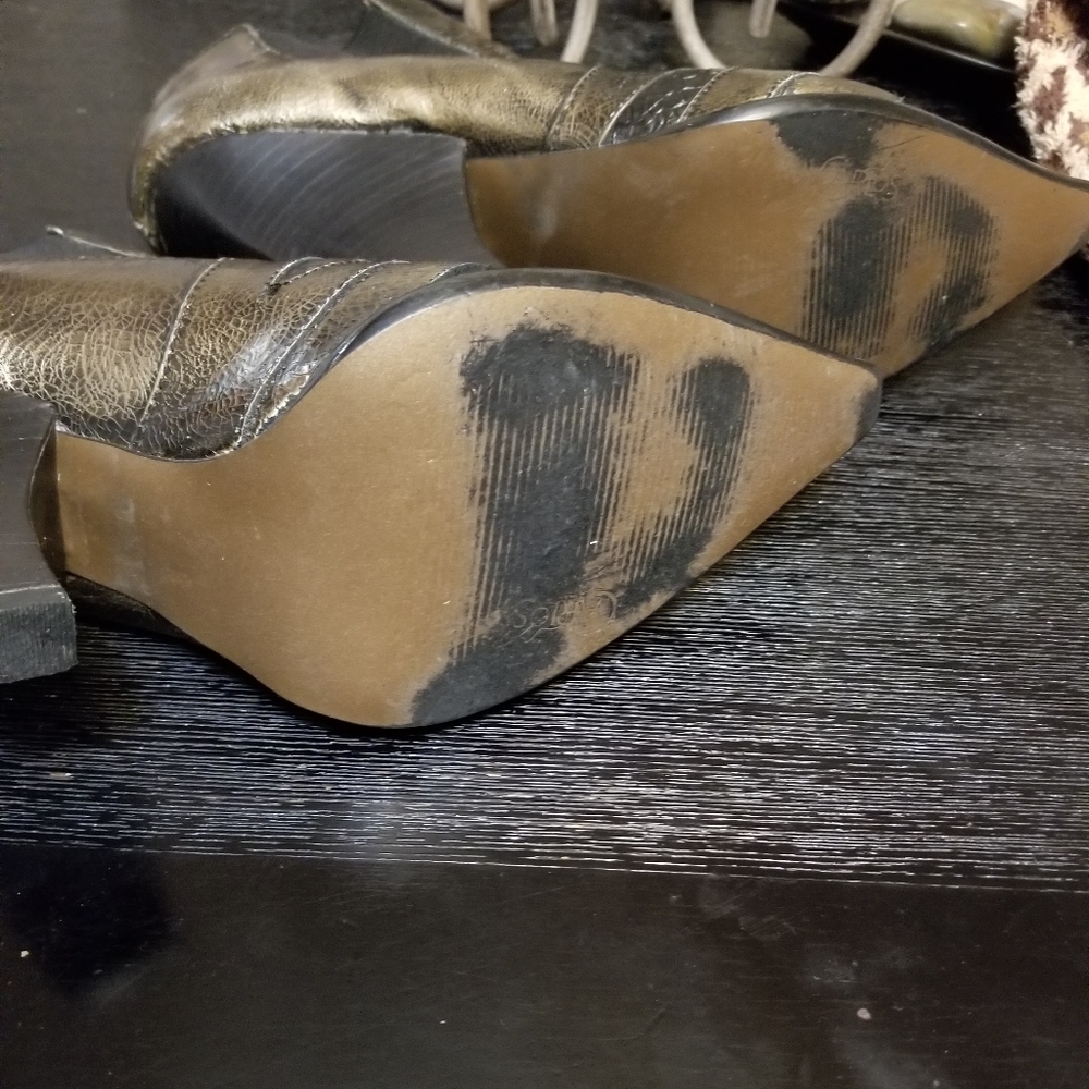 Boots - Picture 5 of 5